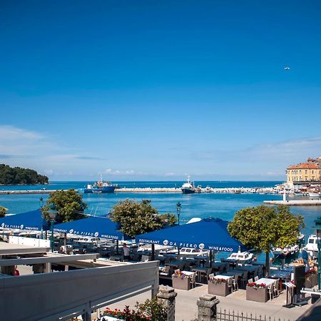 Riva Blu Sea View Apartment Rovigno Esterno foto